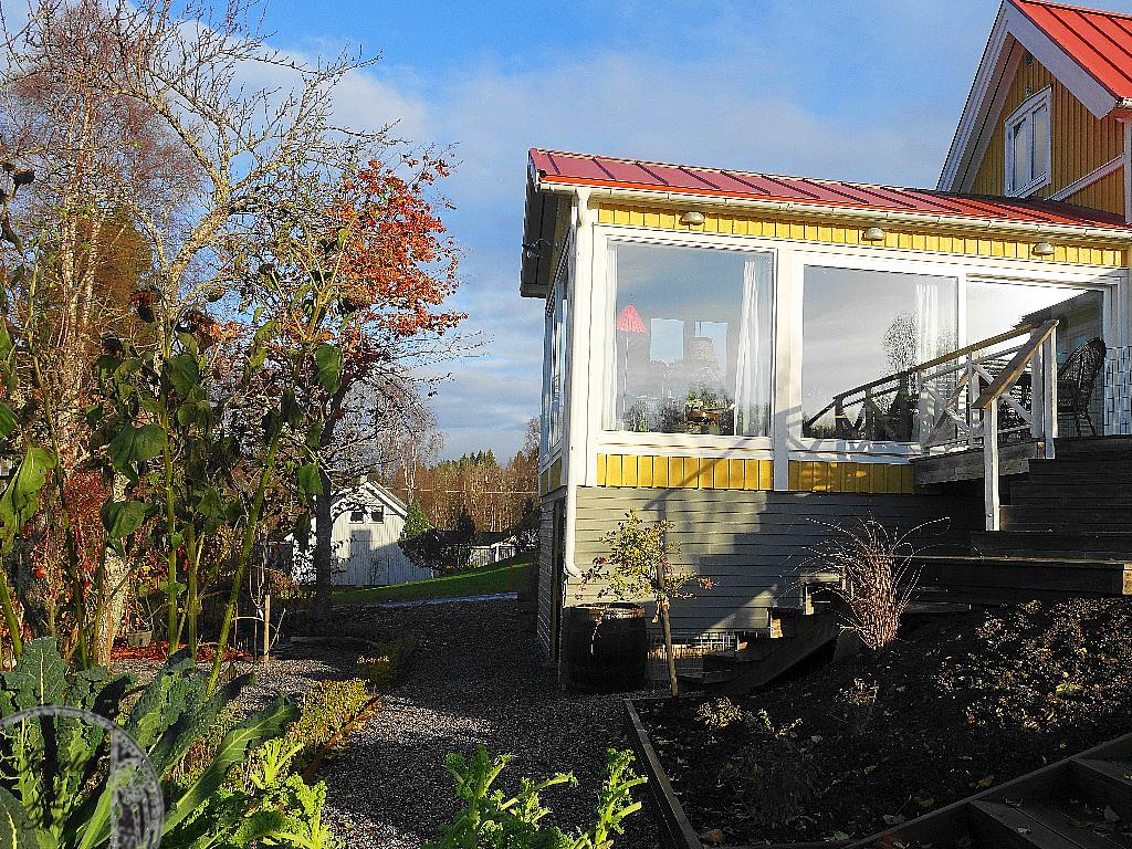 Vinterträdgård Så underbart härligt att äntligen vara klar med ett projekt. Nu måste det bara växa!! Vinterträdgården för liv och lust - för te och citron!