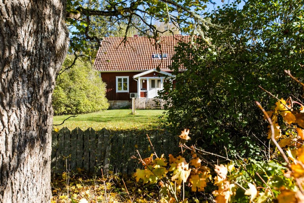 Skogsvaktarbostaden. Hus med trädgård till salu