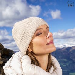 Stickad mössa med ull-känsla