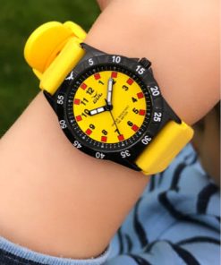 NO.3 Childrenswatch on a wrist