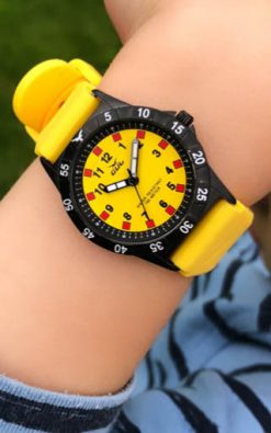 NO.3 Childrenswatch on a wrist