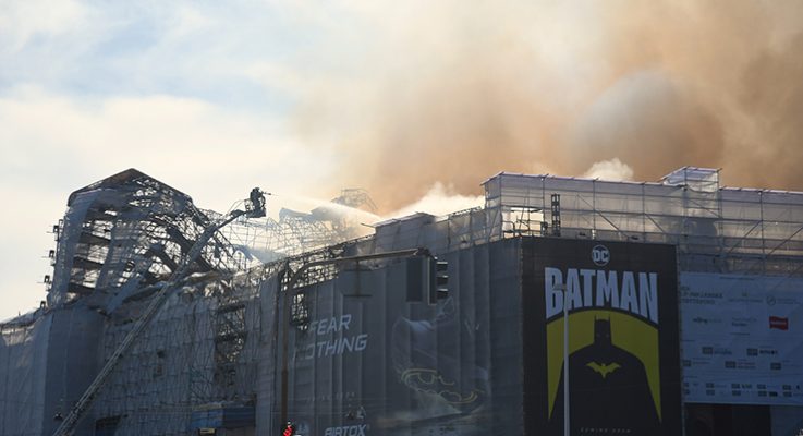 Danimarka’da 17. yüzyıldan kalma tarihi borsa binasında yangın