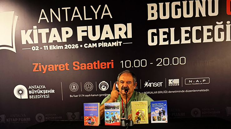 Feyzullah Arslan Antalya’da okurlarıyla buluştu