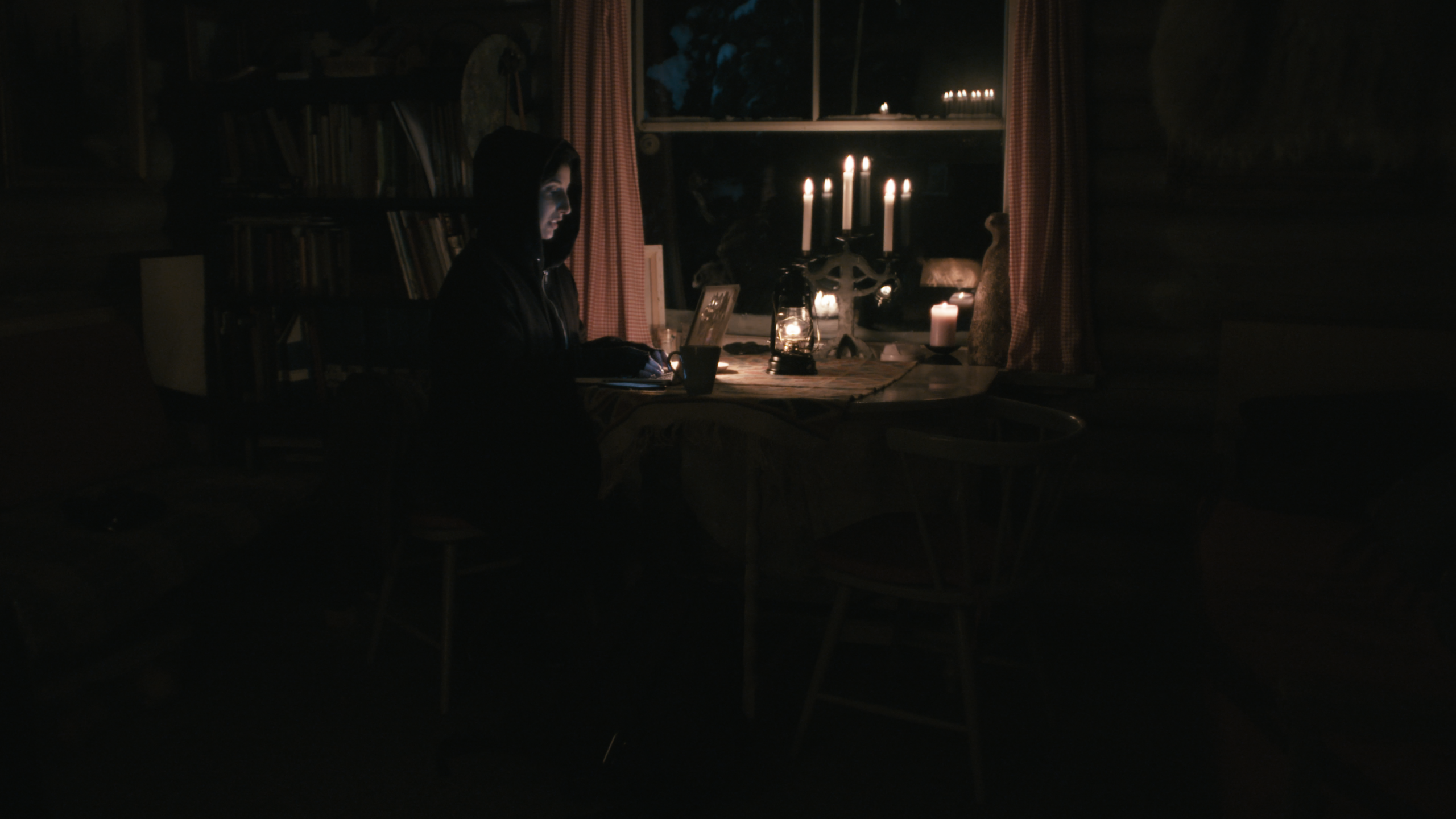 COT_still10