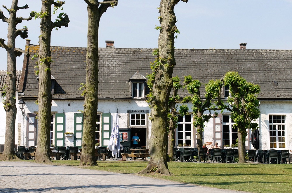 De abdij van Vlierbeek met de herberg (met de passende naam) “In Den Rozenkrans” heeft een zeer mooi terras.