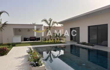 Piscine vue vers suite parentale