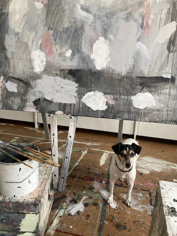 Stella foran staffelier