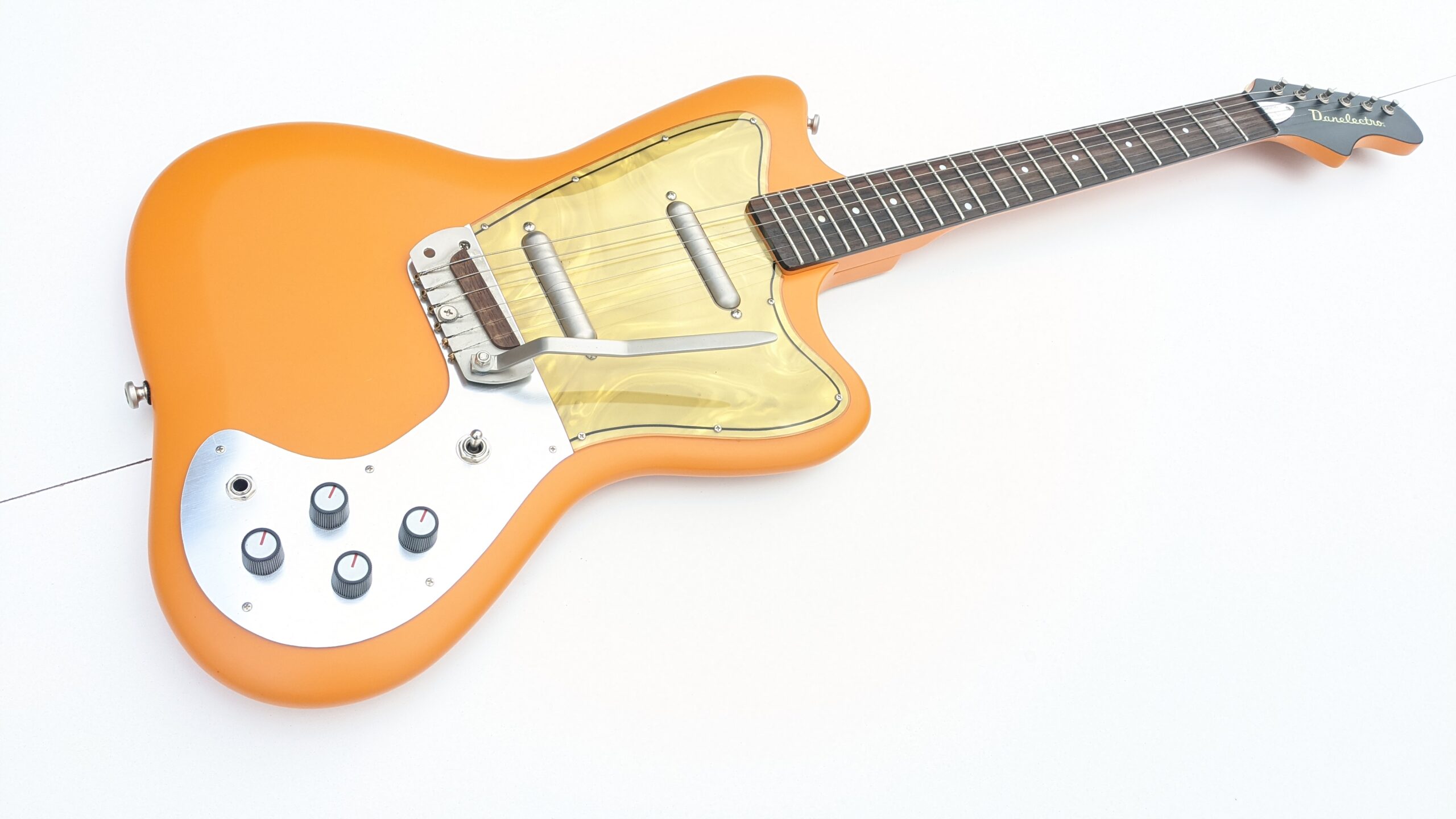 Danelectro Dead-On 67' - Harry Guitars
