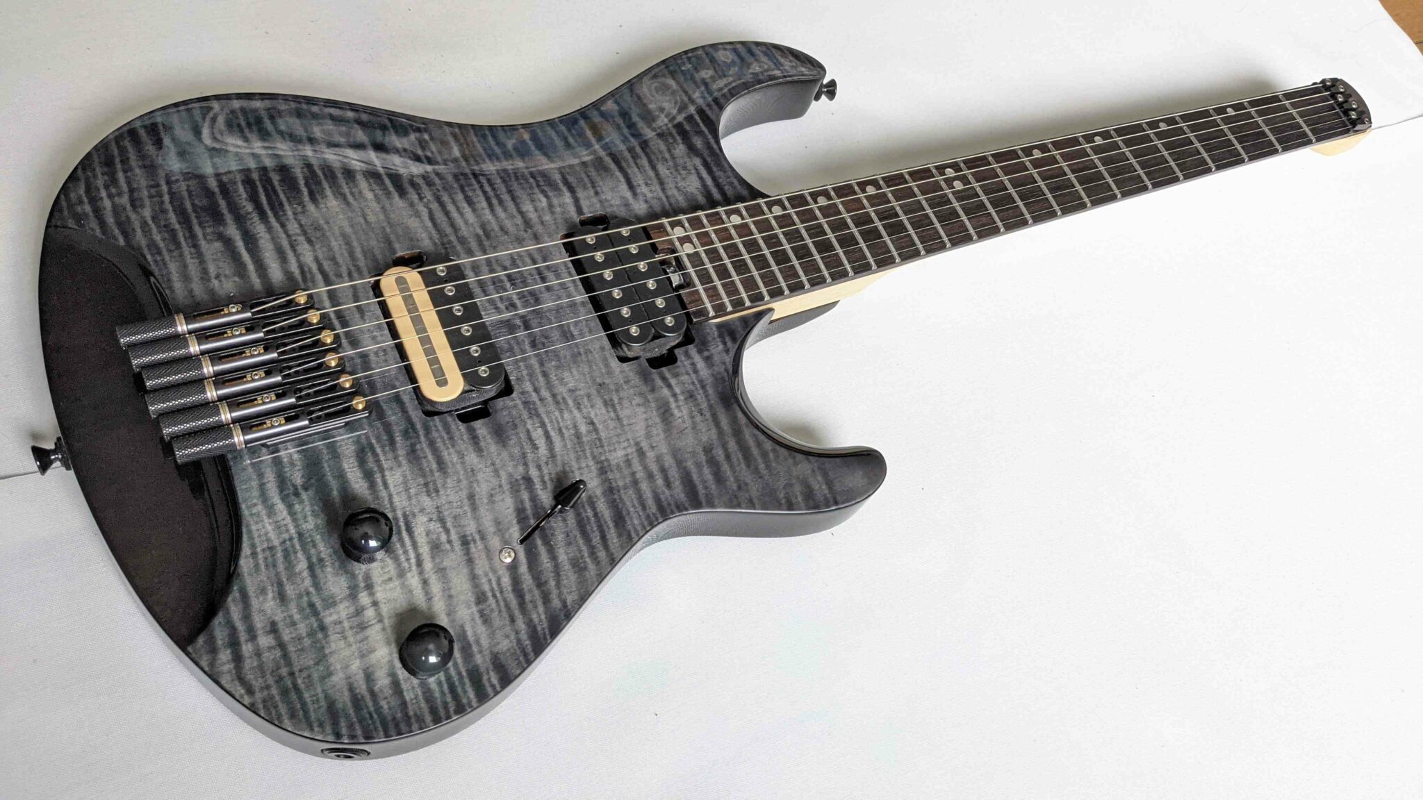 Harley Benton DullahanAT 24 TBK Harry Guitars