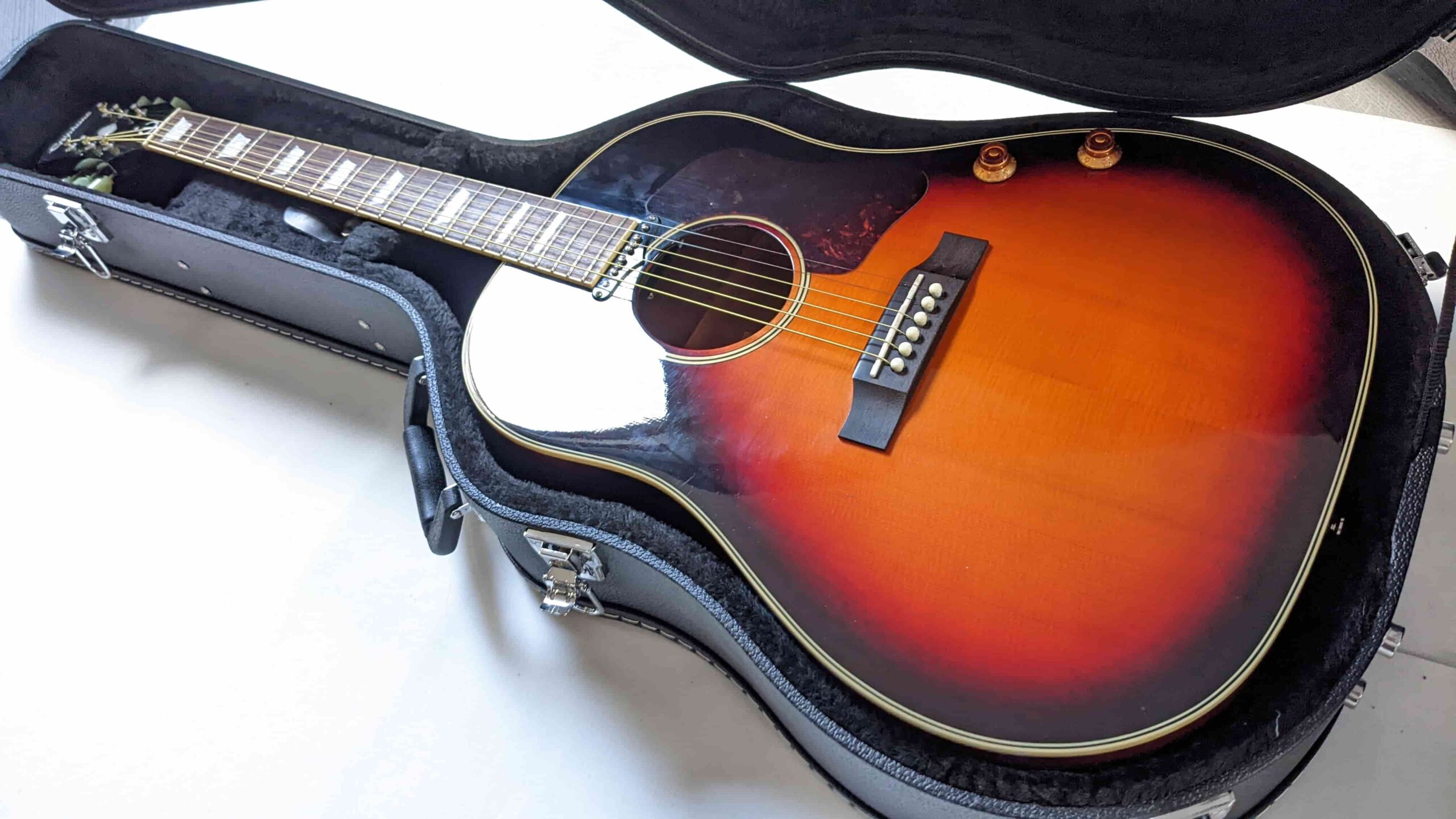 Epiphone EJ-160E John Lennon - Harry Guitars