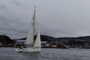 Hals klar til å runde rødmerket i Harstadbotn