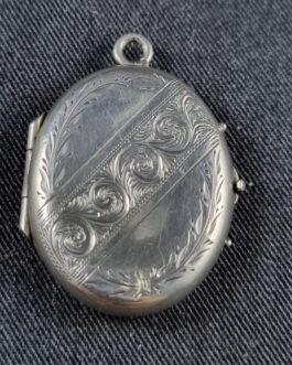 Medallion of silver-coloured metal