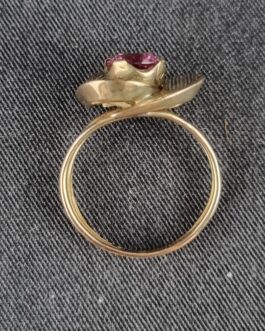 Ring with pink spinel