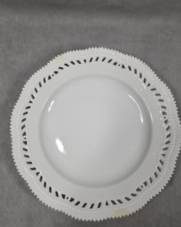 Dinner plate with openwork edge in Perlestellet