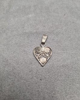 Silver filigree heart pendant