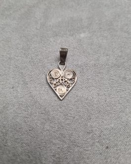 Silver filigree heart pendant