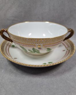 A pair of Flora Danica bouillon cups/dessert bowl with saucer #3612