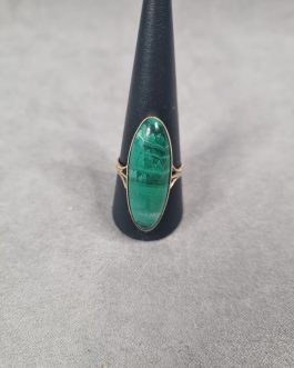 14 karat gold ring with malachite stone