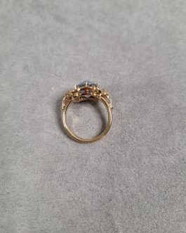 18 carat gold ring