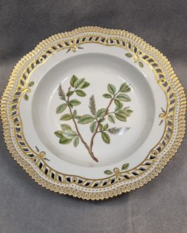 Flora Danica deep plate with pierced edge #3547