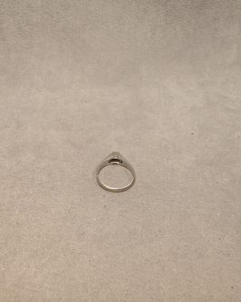 14 karat hvidguldsring med brillanter