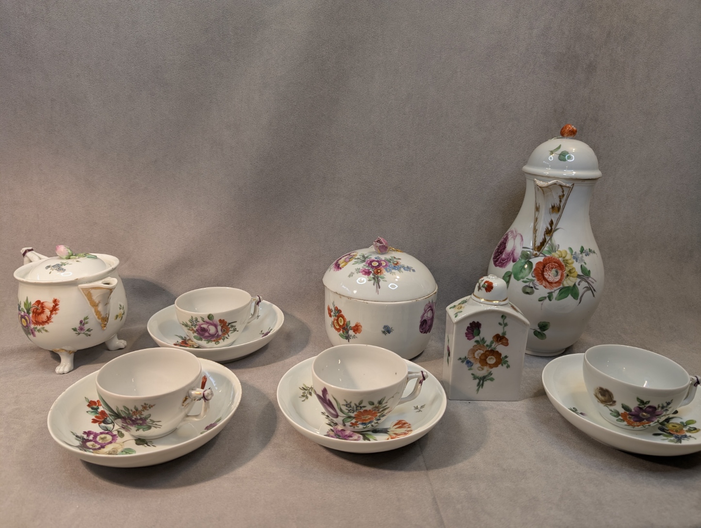 Kongelig Porcelæn: Kaffeservice fra ca. 1780/Royal Copenhagen: Coffe set from app. 1780