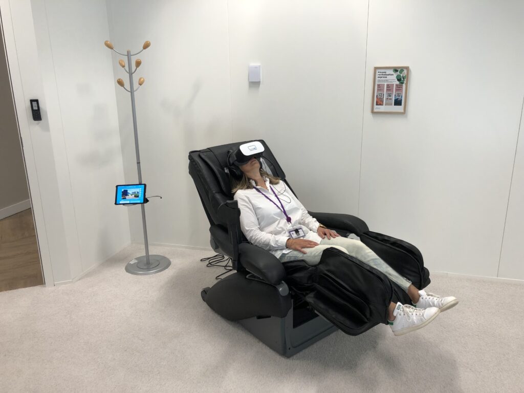 Les casques VR en entreprise offre un moment de pause apprécié dans l'environnement professionnel. 
