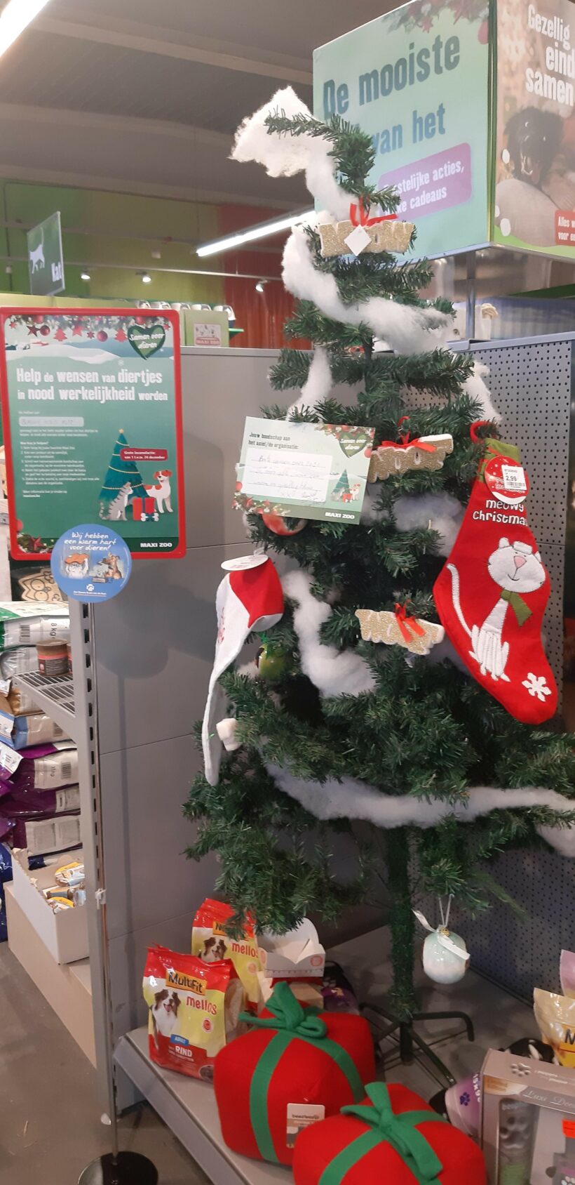 Een Kerstboom vol met wensen…een warme actie van Maxizoo Oostende