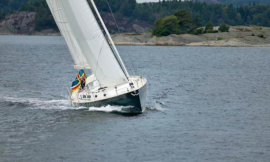 Cruising in Scandinavian waters made easy with self-tackiing jib