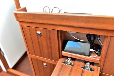 USB Bureau on the Heyman 42 PPH