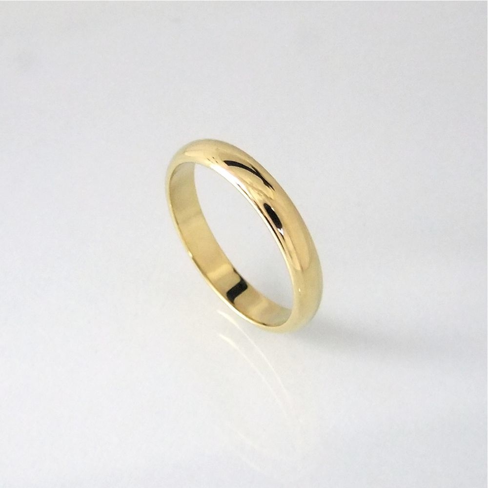 TRADITIONAL-Classic Den helt klassiske 4,00 mm. herre vielsesring i blank 8 kt. guld Dansk håndværk, til den helt rigtige pris.