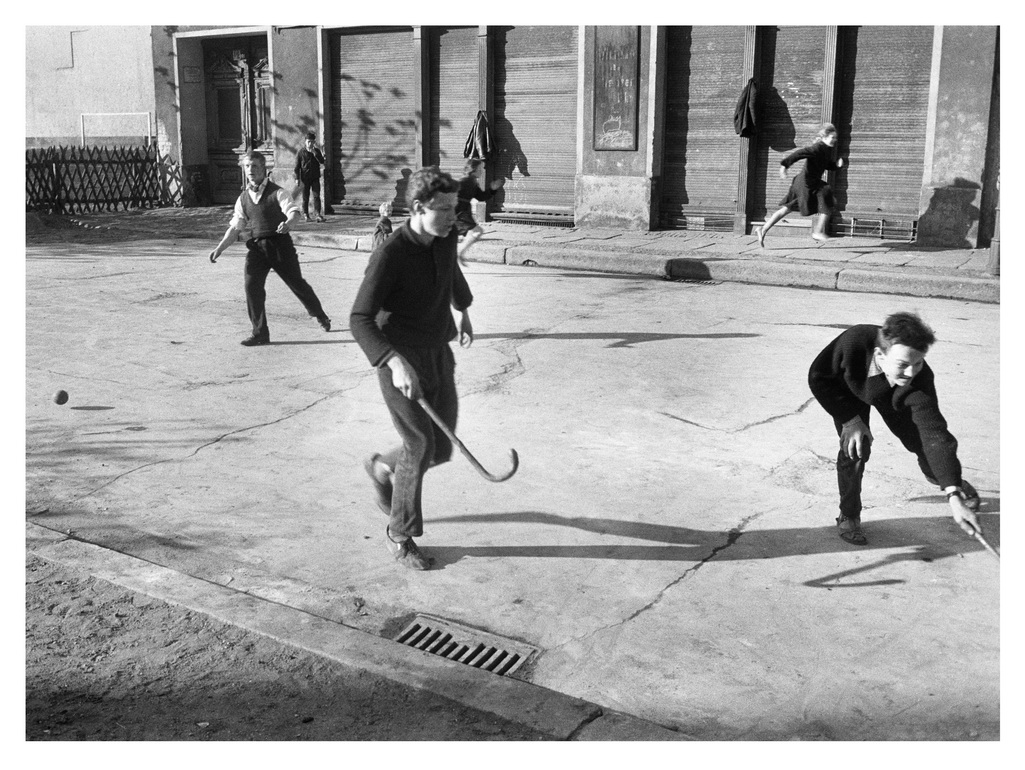 Beim Hockeyspiel, Ostberlin, 1963 © bpk, BERNARD LARSSON