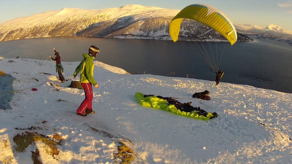 Paragliding ved Ersfjordeidet, Tromsø / Foto: Privat