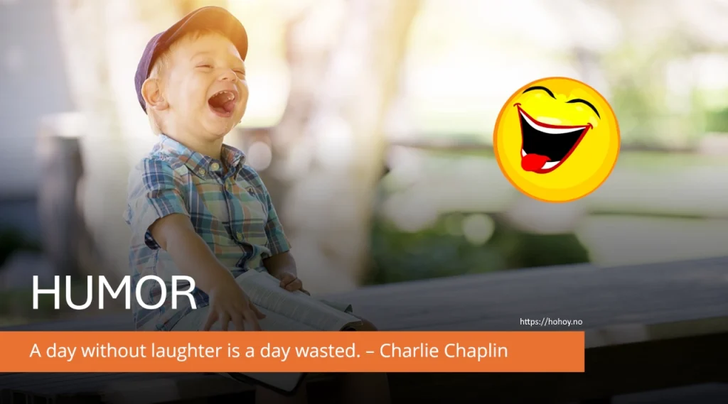 Barn som ler og holder en bok, med et glisende smilefjes-emoji og sitatet 'A day without laughter is a day wasted' av Charlie Chaplin, som understreker viktigheten av humor og latter i hverdagen.