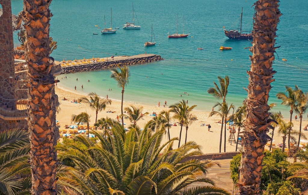 ¿Por qué algunos neerlandeses podrán viajar a Canarias y salir del hotel?