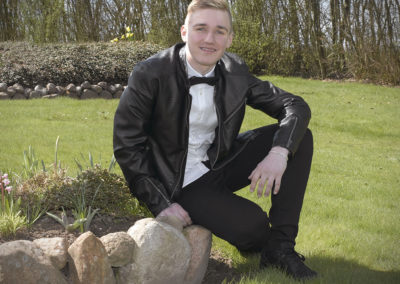 Konfirmationsbilleder dreng ved bed