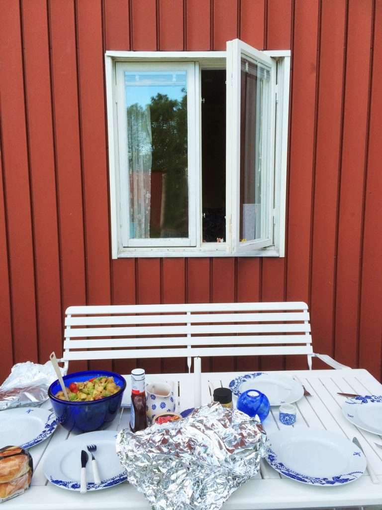 Juli är här. De ljusa sommarnätternas och m