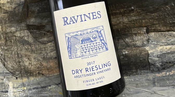 2017 Ravines Wine Cellars, Dry Riesling Argetsinger Vineyards, New York State, USA