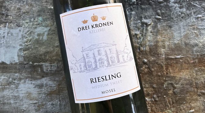 2022 Drei Kronen Kellerei, Riesling Medium Sweet, Mosel, Tyskland