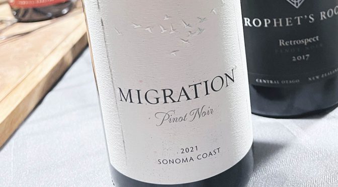 2021 Duckhorn Vineyards, Migration Sonoma Coast Pinot Noir, Californien, USA