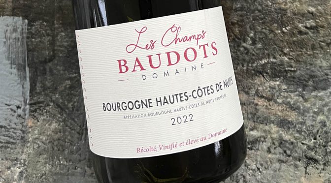 2022 Domaine Les Champs Baudots, Bourgogne Hautes-Côtes de Nuits, Bourgogne, Frankrig         