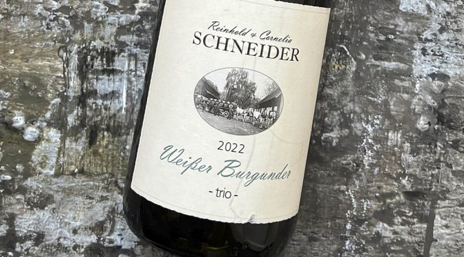 2022 Weingut Reinhold & Cornelia Schneider, Weißer Burgunder Spätlese Trocken Trio, Baden, Tyskland