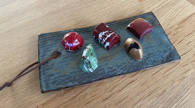 Houlberg smager … fyldte små chokolader fra Anja K fra Grenå