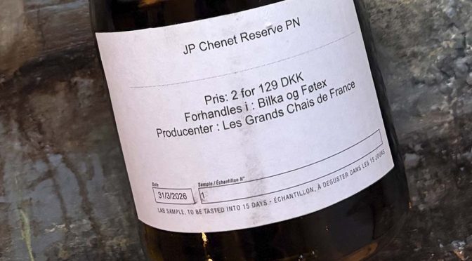 N.V. Les Grands Chais de France, JP. Chenet Réserve Pinot Noir, Languedoc-Roussillon, Frankrig