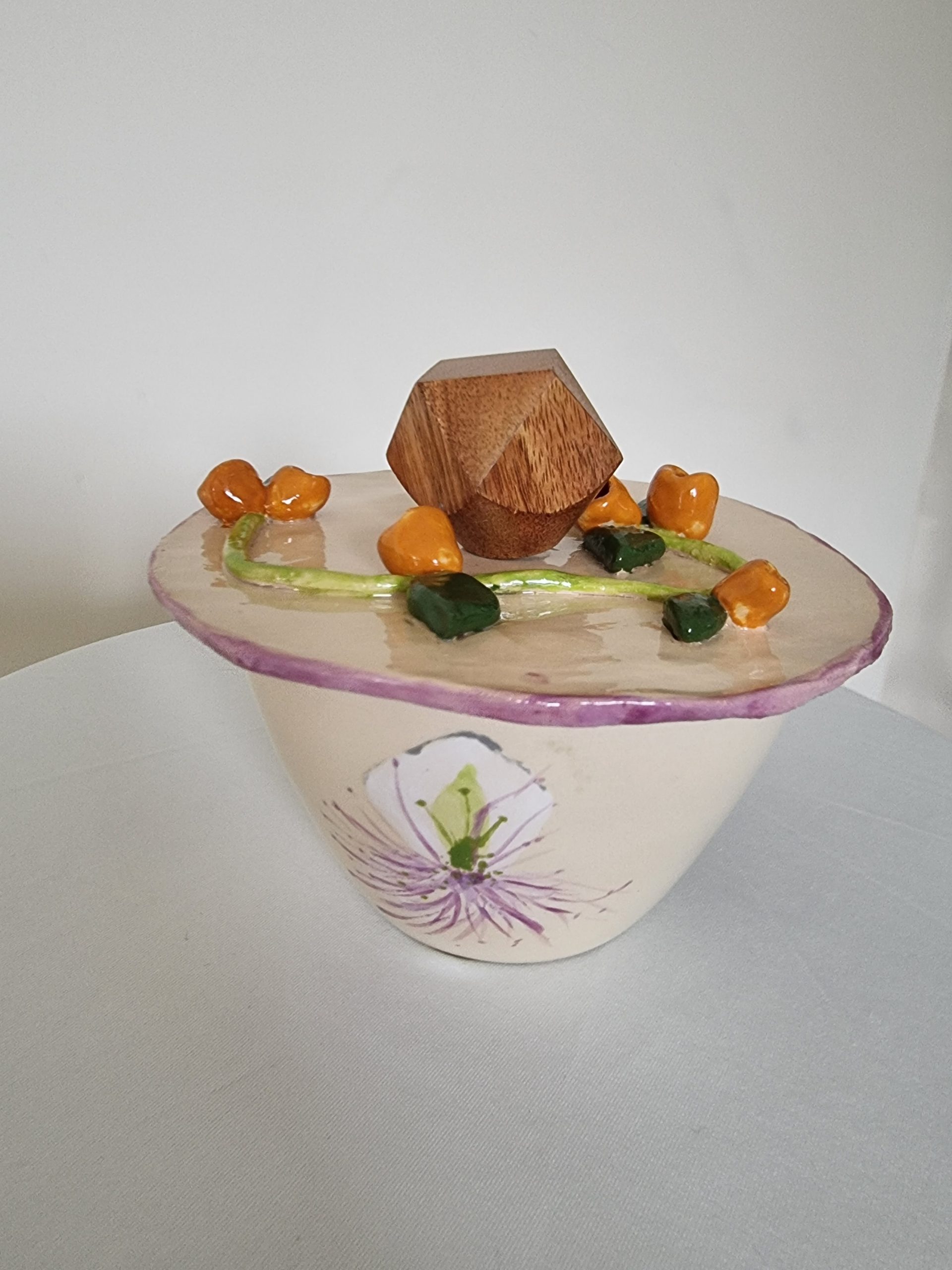 Keramieken schaal met deskel 14.04