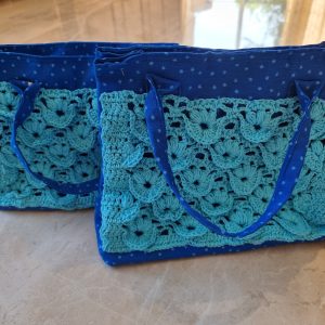 Blauwe gehaakte tas