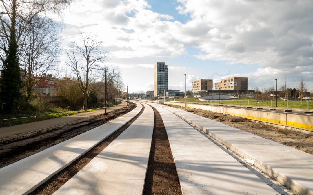 17/3/2024 — Unieke HOV-busbaan in Hasselt feestelijk geopend met testrit