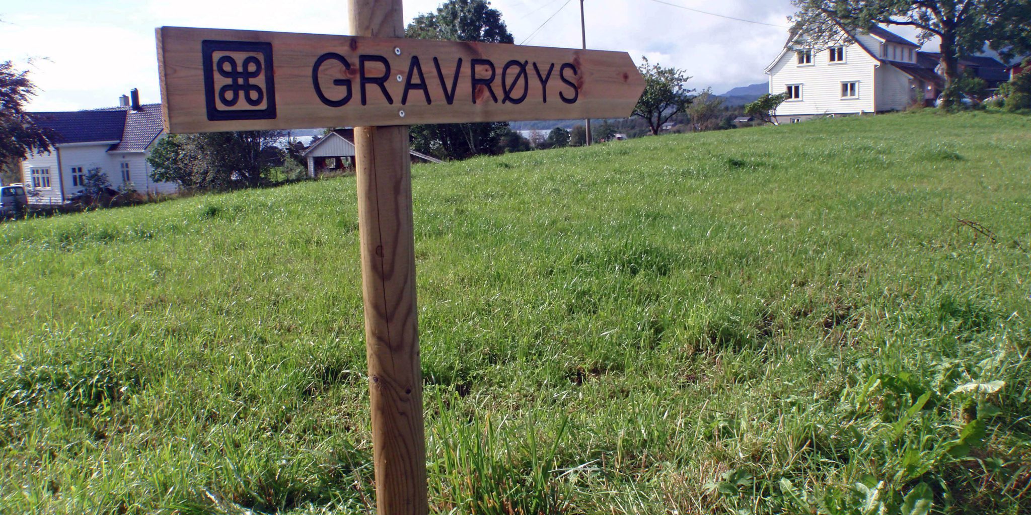 skilt gravrøys