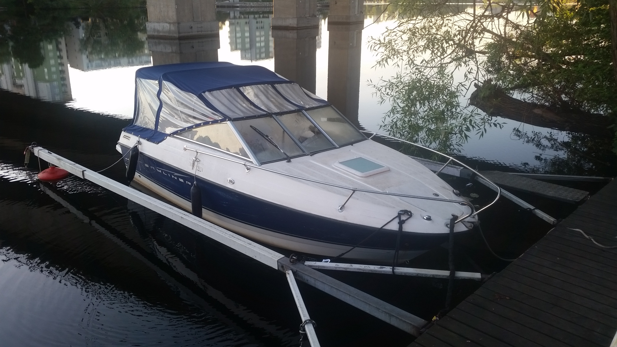 Bayliner 192 DICOVERY stulen från Essinge båtsällskap i Stockholm