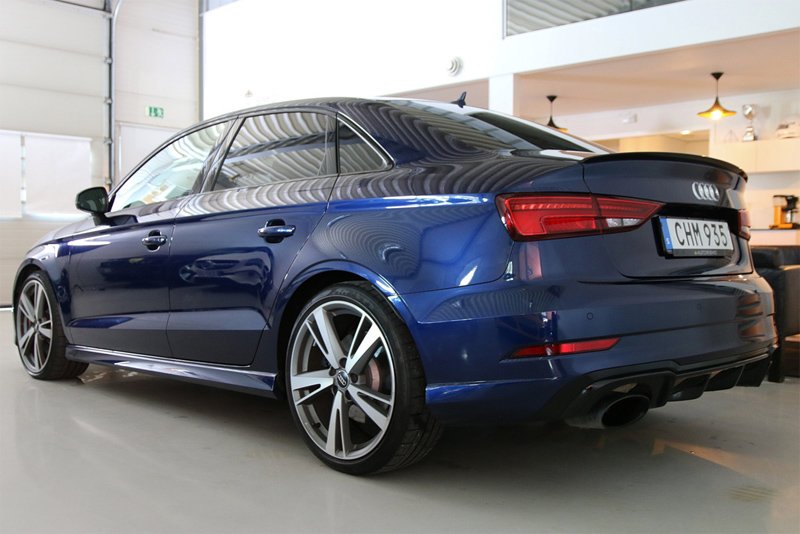 Blå metallic Audi RS3 Sedan Quattro stulen i Falkenberg